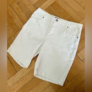 Lee Women's Relaxed Fit Bermuda Short-WHITE SIZE 8